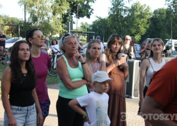 Mocne brzmienia i widowiskowy spektakl na Błoniach. No Longer Music zagrał w Krotoszynie