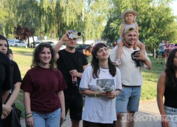 Mocne brzmienia i widowiskowy spektakl na Błoniach. No Longer Music zagrał w Krotoszynie