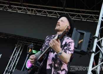 Mocne brzmienia i widowiskowy spektakl na Błoniach. No Longer Music zagrał w Krotoszynie