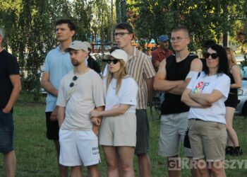 Mocne brzmienia i widowiskowy spektakl na Błoniach. No Longer Music zagrał w Krotoszynie