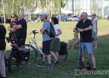 Mocne brzmienia i widowiskowy spektakl na Błoniach. No Longer Music zagrał w Krotoszynie