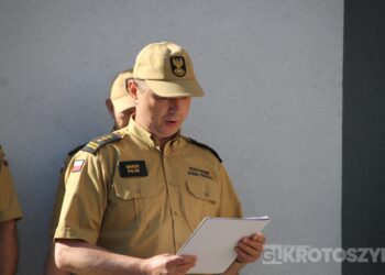 Legendarny strażak zakończył służbę. Asp. sztab. Dariusz Rybka po 38 latach przeszedł na emeryturę