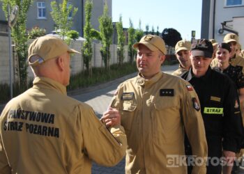 Legendarny strażak zakończył służbę. Asp. sztab. Dariusz Rybka po 38 latach przeszedł na emeryturę
