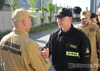 Legendarny strażak zakończył służbę. Asp. sztab. Dariusz Rybka po 38 latach przeszedł na emeryturę
