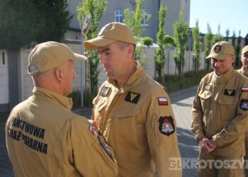 Legendarny strażak zakończył służbę. Asp. sztab. Dariusz Rybka po 38 latach przeszedł na emeryturę