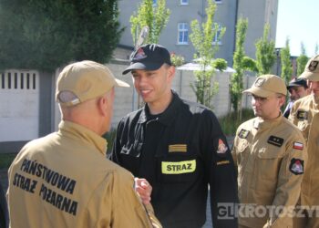 Legendarny strażak zakończył służbę. Asp. sztab. Dariusz Rybka po 38 latach przeszedł na emeryturę