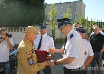 Legendarny strażak zakończył służbę. Asp. sztab. Dariusz Rybka po 38 latach przeszedł na emeryturę