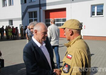 Legendarny strażak zakończył służbę. Asp. sztab. Dariusz Rybka po 38 latach przeszedł na emeryturę