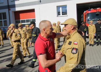 Legendarny strażak zakończył służbę. Asp. sztab. Dariusz Rybka po 38 latach przeszedł na emeryturę