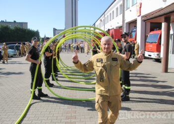 Legendarny strażak zakończył służbę. Asp. sztab. Dariusz Rybka po 38 latach przeszedł na emeryturę