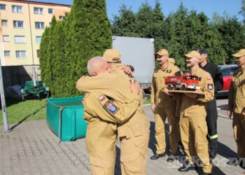 Legendarny strażak zakończył służbę. Asp. sztab. Dariusz Rybka po 38 latach przeszedł na emeryturę