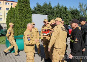 Legendarny strażak zakończył służbę. Asp. sztab. Dariusz Rybka po 38 latach przeszedł na emeryturę