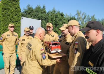 Legendarny strażak zakończył służbę. Asp. sztab. Dariusz Rybka po 38 latach przeszedł na emeryturę