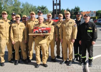 Legendarny strażak zakończył służbę. Asp. sztab. Dariusz Rybka po 38 latach przeszedł na emeryturę