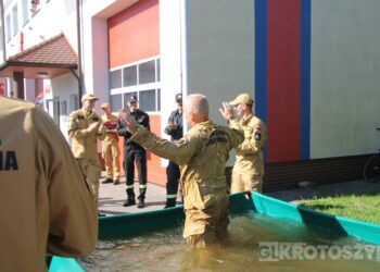 Legendarny strażak zakończył służbę. Asp. sztab. Dariusz Rybka po 38 latach przeszedł na emeryturę