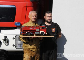 Legendarny strażak zakończył służbę. Asp. sztab. Dariusz Rybka po 38 latach przeszedł na emeryturę