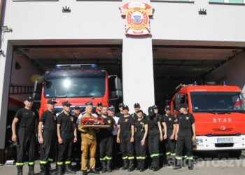 Legendarny strażak zakończył służbę. Asp. sztab. Dariusz Rybka po 38 latach przeszedł na emeryturę