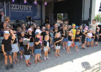 Łojciec&Syn oraz Carla Fernandes zawładnęli sceną podczas pierwszego z Dni Zdun