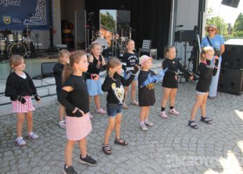 Łojciec&Syn oraz Carla Fernandes zawładnęli sceną podczas pierwszego z Dni Zdun