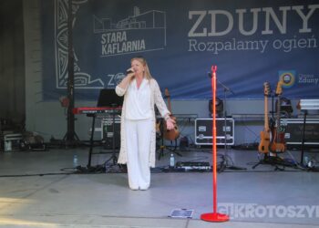 Łojciec&Syn oraz Carla Fernandes zawładnęli sceną podczas pierwszego z Dni Zdun