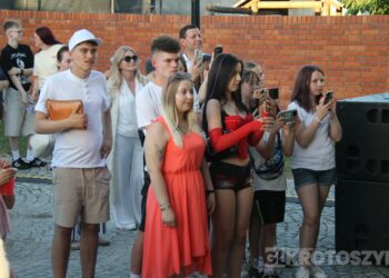 Łojciec&Syn oraz Carla Fernandes zawładnęli sceną podczas pierwszego z Dni Zdun