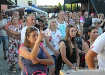 Łojciec&Syn oraz Carla Fernandes zawładnęli sceną podczas pierwszego z Dni Zdun