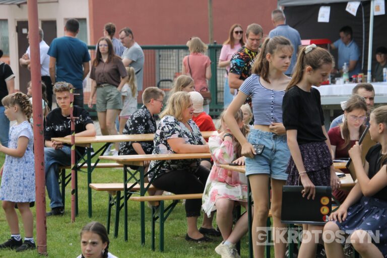 Rodzinnie i na sportowo. Festyn w Lutogniewie przyciągnął tłumy mieszkańców