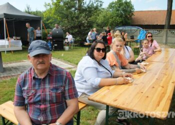 Rodzinnie i na sportowo. Festyn w Lutogniewie przyciągnął tłumy mieszkańców