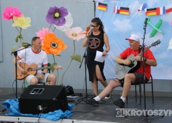 Podróż dookoła świata w „Ósemce”. Festyn szkolny pełen atrakcji
