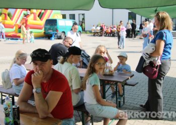 Podróż dookoła świata w „Ósemce”. Festyn szkolny pełen atrakcji