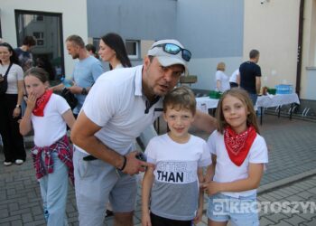 Podróż dookoła świata w „Ósemce”. Festyn szkolny pełen atrakcji