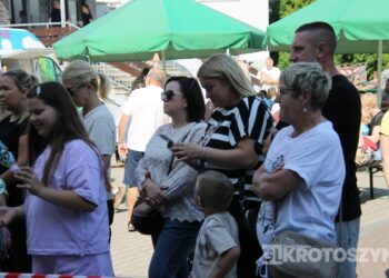 Podróż dookoła świata w „Ósemce”. Festyn szkolny pełen atrakcji