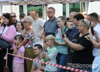 Podróż dookoła świata w „Ósemce”. Festyn szkolny pełen atrakcji