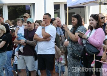 Podróż dookoła świata w „Ósemce”. Festyn szkolny pełen atrakcji