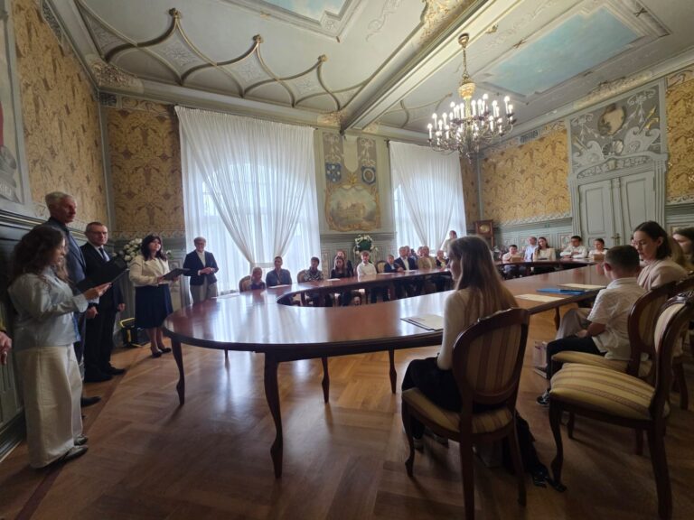Młodzi mieszkańcy powiatu pokazali, czym jest świętość. Wręczono nagrody im. bł. Michała Kozala