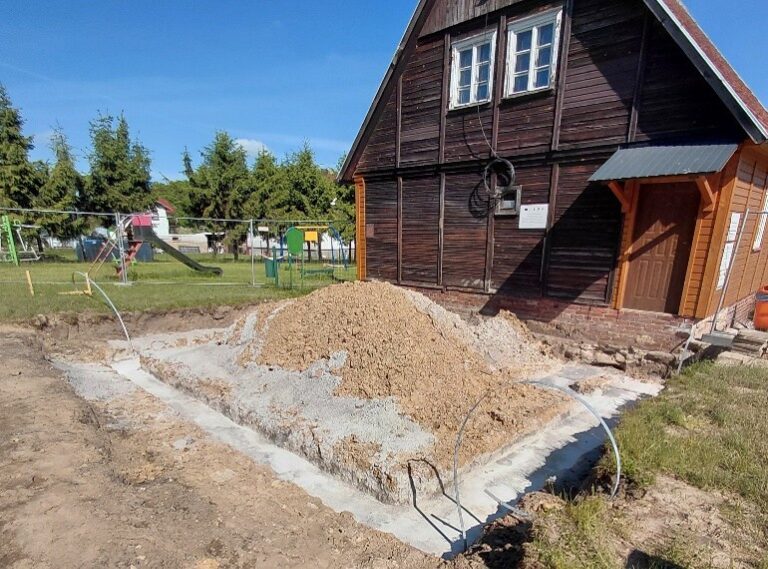 Powstaje wiejskie centrum dziedzictwa kulturalnego. Trwa rozbudowa świetlicy