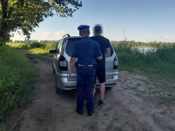 Pijany kierowca bez uprawnień zatrzymany w Żeleźnikach Pijany kierowca bez uprawnień zatrzymany w Żeleźnikach