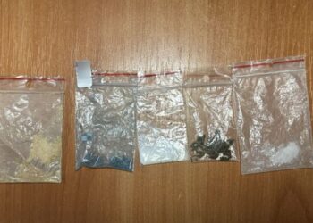 Dwaj bracia zatrzymani. Policjanci znaleźli narkotyki