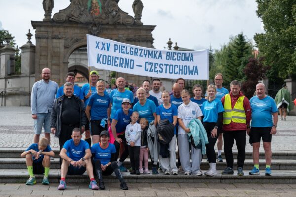 Z Kobierna na Jasną Górę. 25. Pielgrzymka Biegowa za nami Z Kobierna na Jasną Górę. 25. Pielgrzymka Biegowa za nami