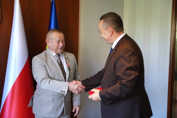 Wicestarosta krotoszyński z prestiżowym odznaczeniem. Medal Komisji Edukacji Narodowej wręczony w Poznaniu Wicestarosta krotoszyński z prestiżowym odznaczeniem. Medal Komisji Edukacji Narodowej wręczony w Poznaniu