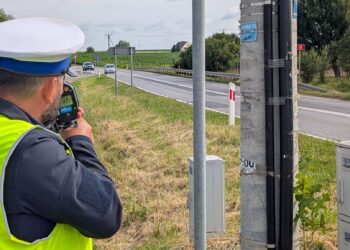 Przekroczyli prędkość i uniknęli kary. Policja odpuściła mandaty. Jest jednak jeden warunek