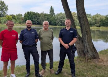 Policjanci i ratownicy ruszyli nad wodę. Sprawdzali, czy wypoczywający nie ryzykują życia