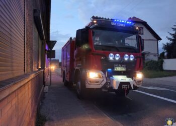Nie ustąpiła pierwszeństwa. Doszło do zderzenia dwóch aut w Zdunach