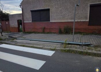 Nie ustąpiła pierwszeństwa. Doszło do zderzenia dwóch aut w Zdunach