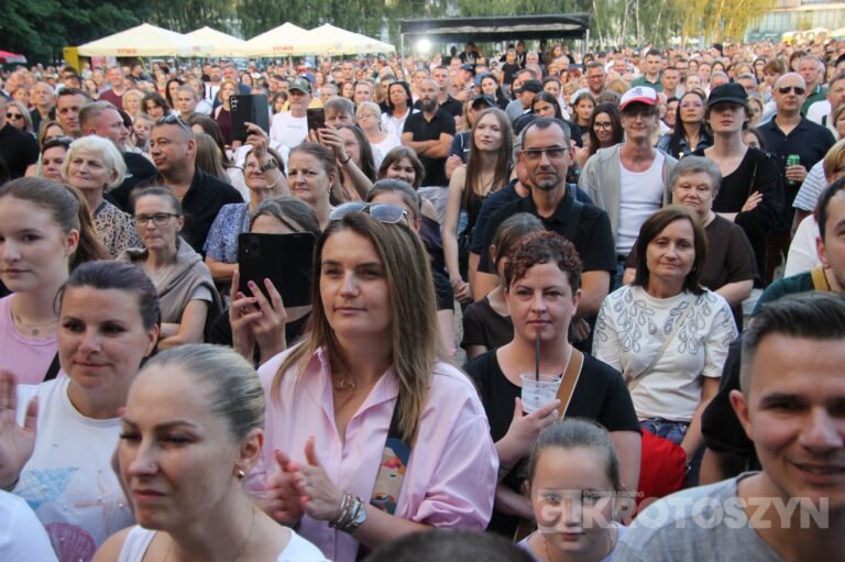 Tłumy na Błoniach! Varius Manx z Kasią Stankiewicz gwiazdą nowej imprezy