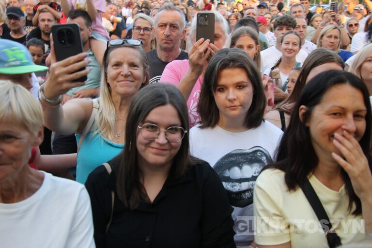Tłumy na Błoniach! Varius Manx z Kasią Stankiewicz gwiazdą nowej imprezy