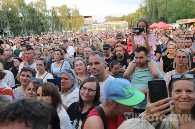 Tłumy na Błoniach! Varius Manx z Kasią Stankiewicz gwiazdą nowej imprezy