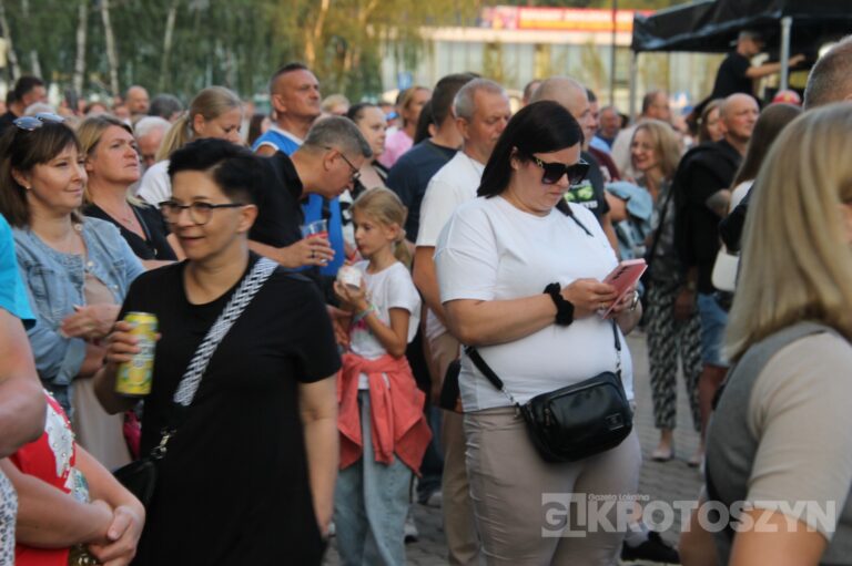 Tłumy na Błoniach! Varius Manx z Kasią Stankiewicz gwiazdą nowej imprezy