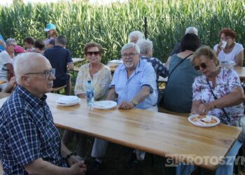 Smakowali, bawili się i pomagali. Parafialny festyn w Krotoszynie przyciągnął mieszkańców