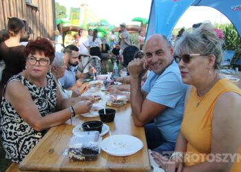 Smakowali, bawili się i pomagali. Parafialny festyn w Krotoszynie przyciągnął mieszkańców